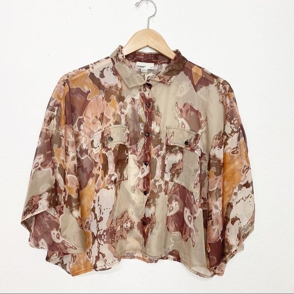 ✨Covet✨Watercolor effect Button Down Top🌹 - Picture 2 of 9